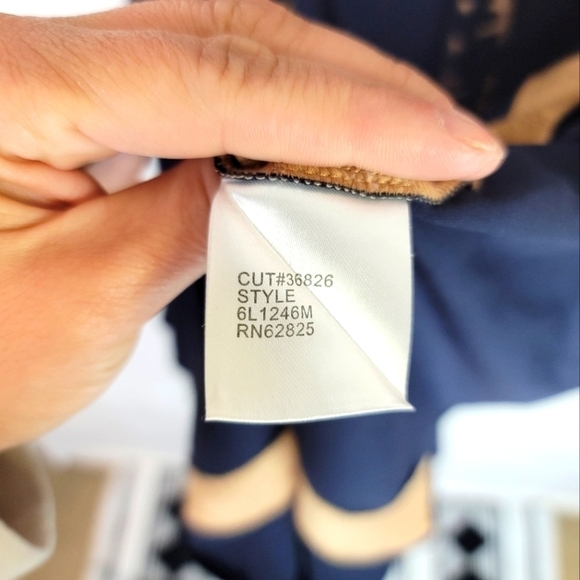 TADASHI SHOJI PINTUCK JERSEY AND LACE DRESS IN NAVY NUDE, SZ SMALL - Picture 8 of 16